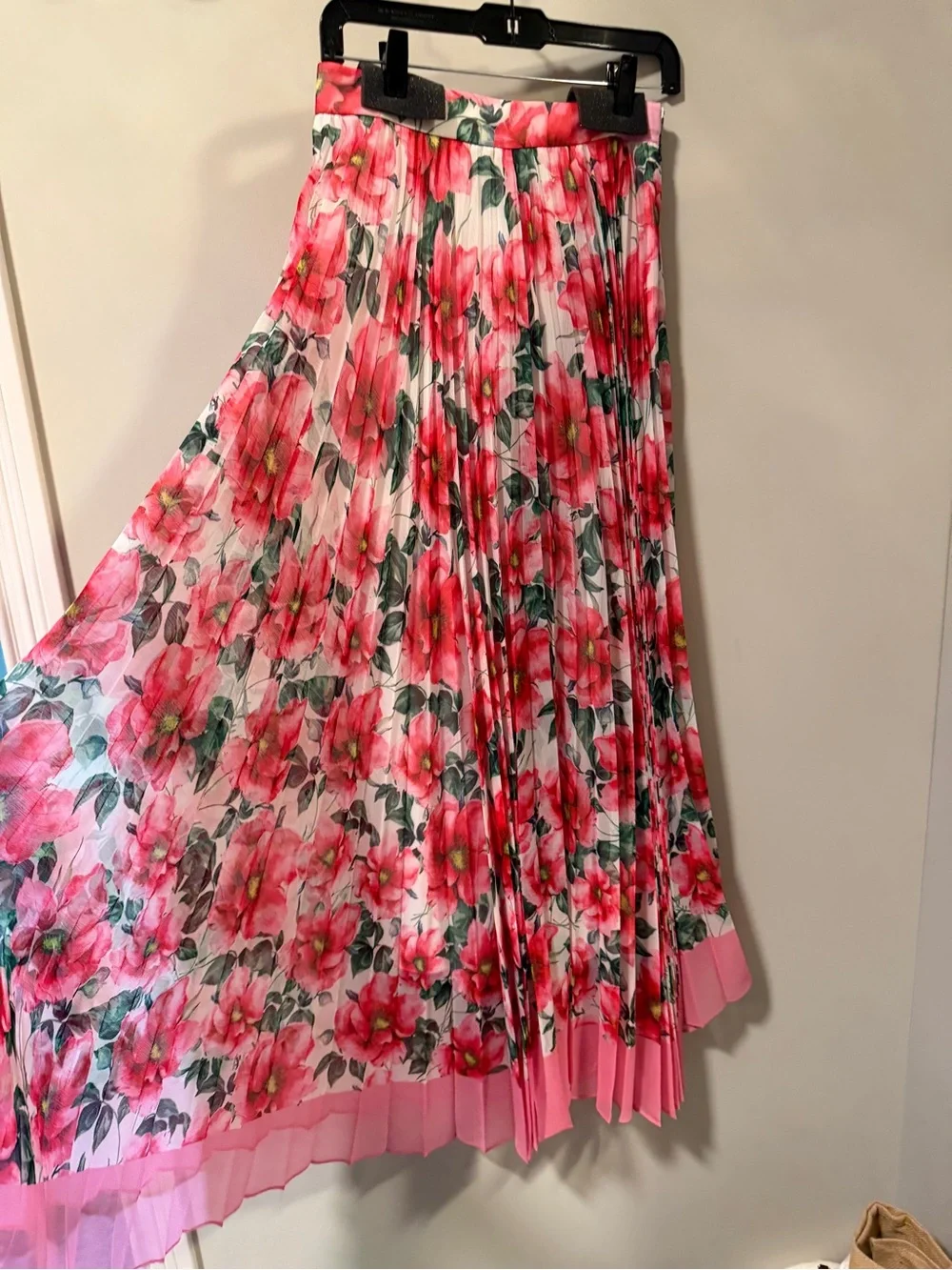 Alice and Olivia Pink Floral Pleated Maxi Skirt - Lightweight Women's Skirt
